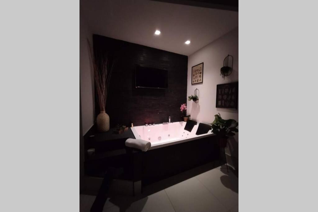 Elegante Open Space Con Vasca Idromassaggio A Trastevere Dış mekan fotoğraf